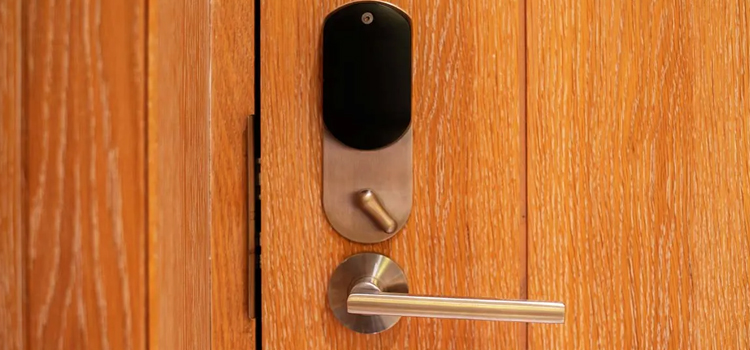 Automatic Locking Door Knob San Carlos